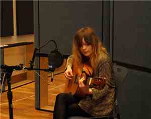 Jessica Pratt - Folkadelphia Session 7​/​13​/​2013