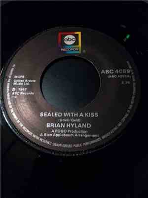 Brian Hyland - Sealed With A Kiss / Ginny Come Lately