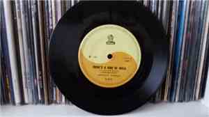 Herman's Hermits - There's A Kind Of Hush / Little Boy Sad