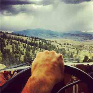 Shakey Graves - West Of Calgary