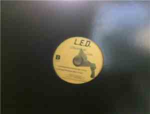L.E.D - Chemical Gun