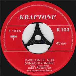 Duo Lacrem Met Hun Kermisaccordeons - Papillon De Nuit Denachtvlinder