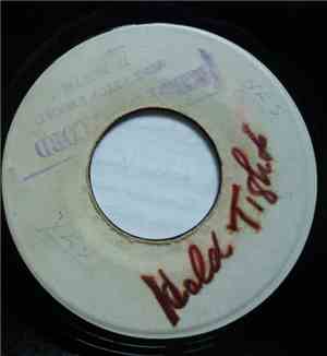The Scorchers - Hold On Tight