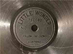 Unknown Artist - Follow The Crowd