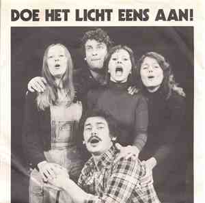 B.K.T. Kleine Komedie - Doe Het Licht Eens Aan