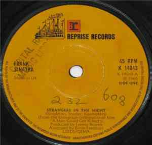 Frank Sinatra - Strangers In The Night